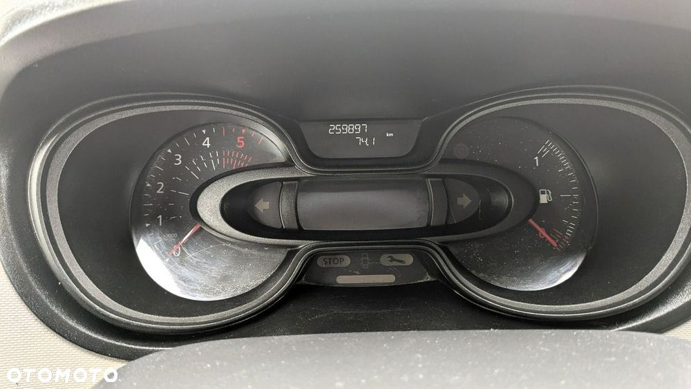 Renault Trafic - 25