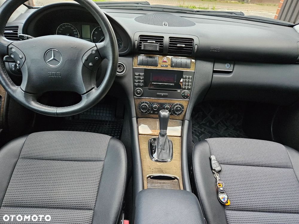 Mercedes-Benz Klasa C 230 7G-TRONIC Avantgarde - 30