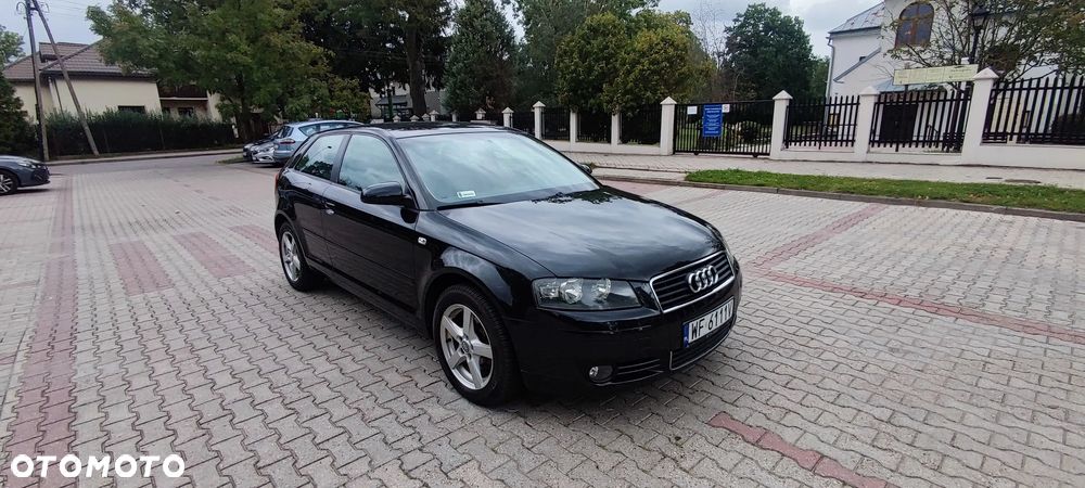 Audi A3 3-drzwiowe 2.0 FSI Ambition - 10