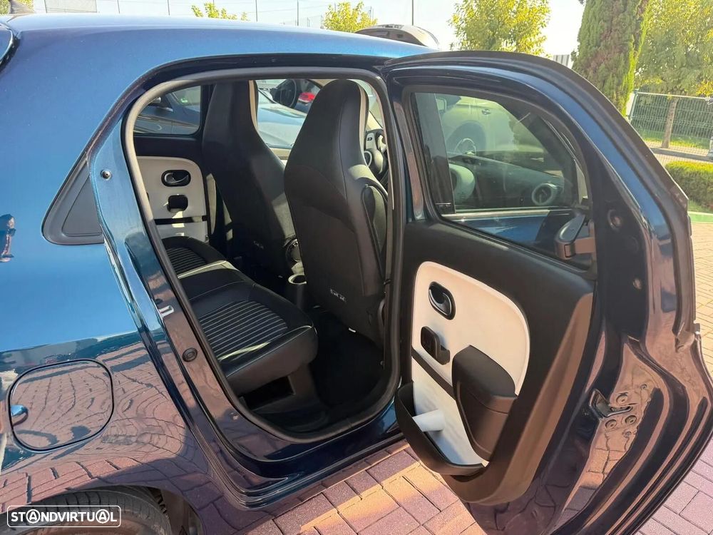 Renault Twingo Z.E. 22 Intens - 11