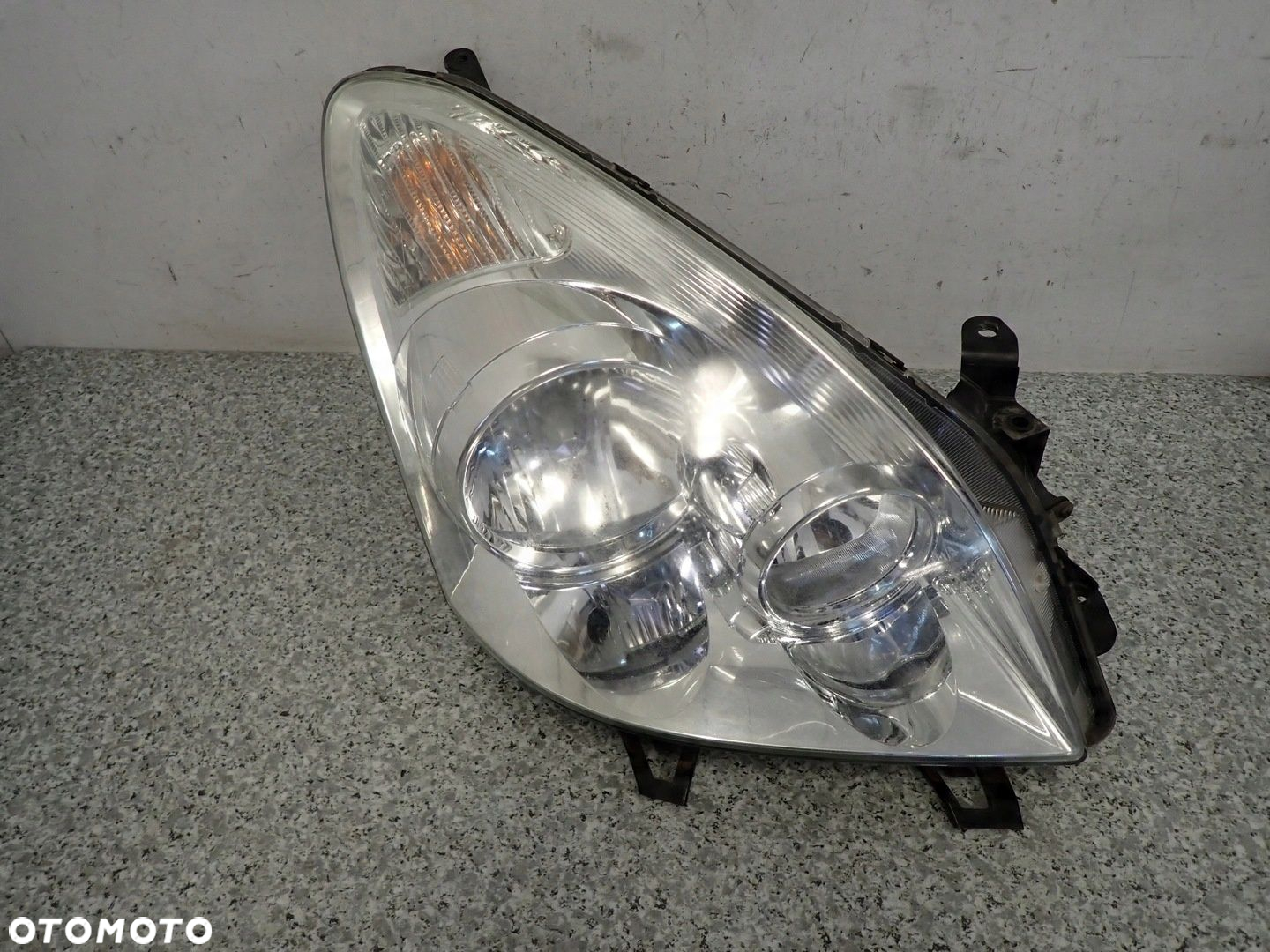 TOYOTA COROLLA VERSO 07- LAMPA PRZEDNIA PRAWA REFLEKTOR PRAWY - 2