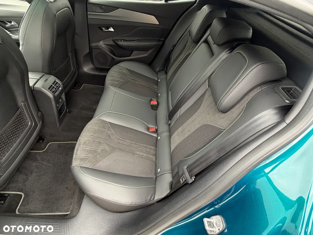 Peugeot 408 180 e-EAT8 GT - 33
