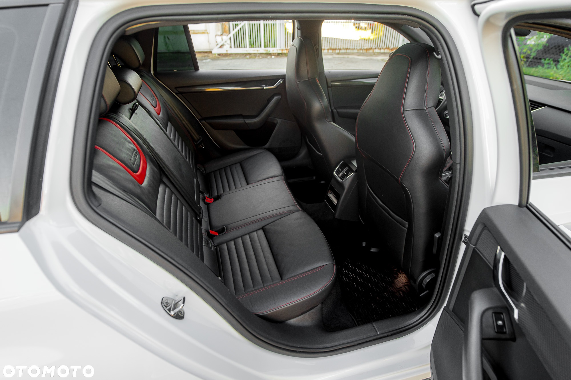 Skoda Octavia 2.0 TSI RS DSG - 33
