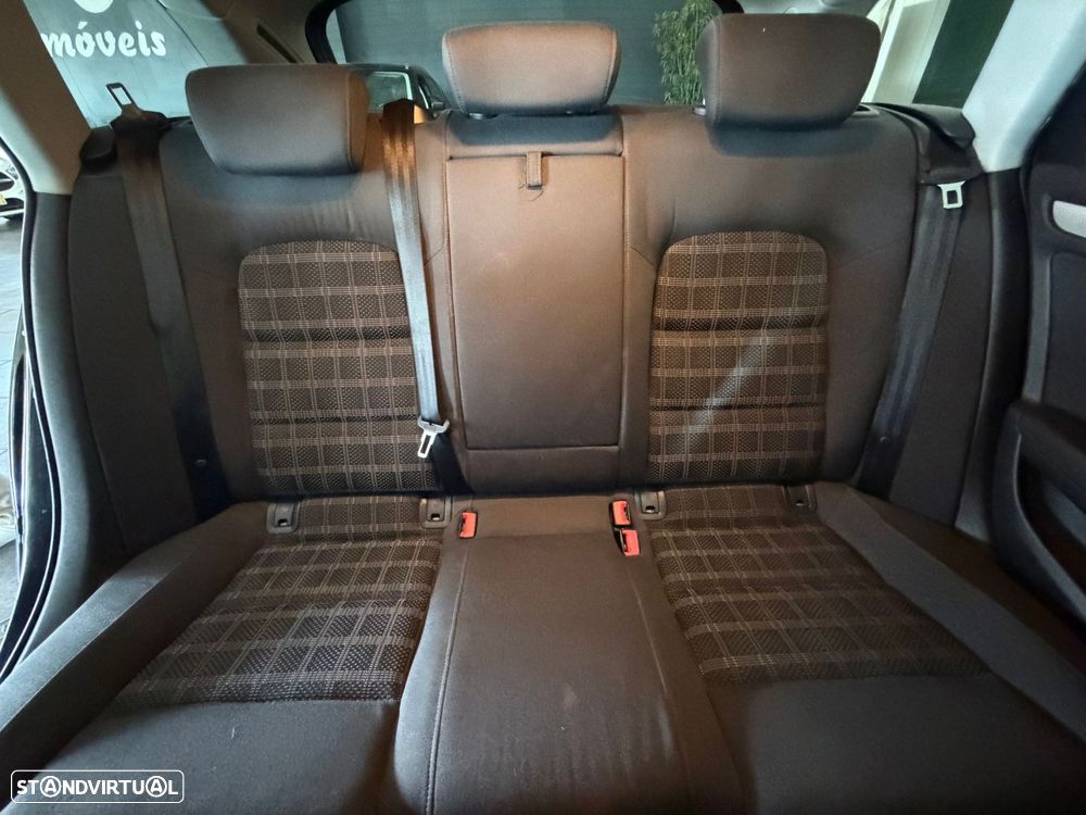 Audi A4 Avant 2.0 TDI Advance - 26