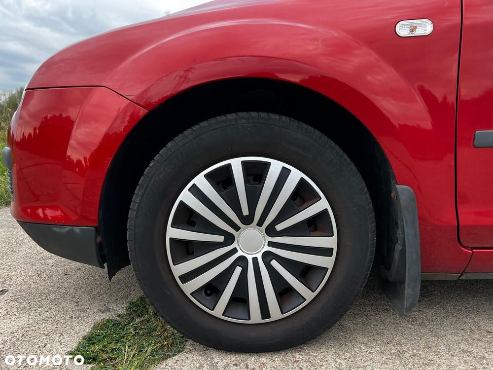 Ford Focus 1.6 Ambiente - 16