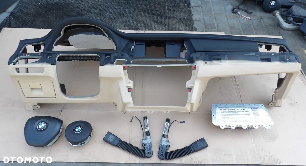 BMW - F07 - DESKA ROZDZIELCZA , KOKPIT - KONSOLA - ASYSTENT - GŁOŚNIKI - SCHOWEK - NAPINACZ - PODUSZKA KIEROWCY I PASAŻERA -  KOLOR VENETBEIGE - DEMONTAŻ - ORYGINAL - 9199048 - 1