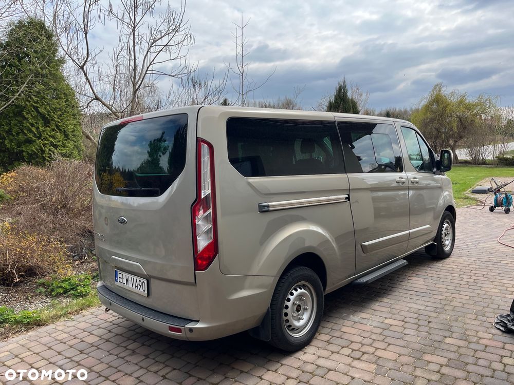 Ford Tourneo Custom - 37