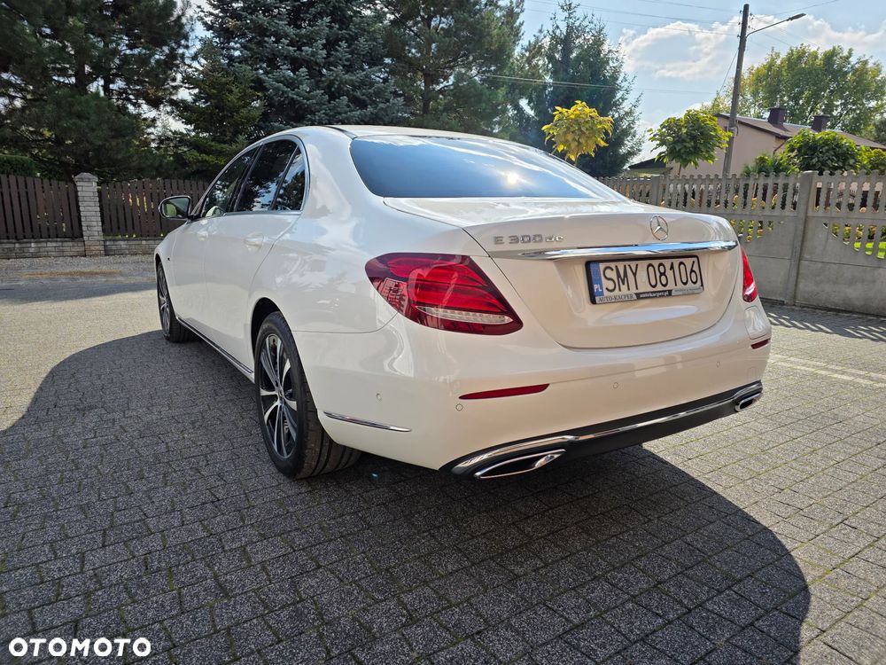 Mercedes-Benz Klasa E 300 de 9G-TRONIC Exclusive - 4