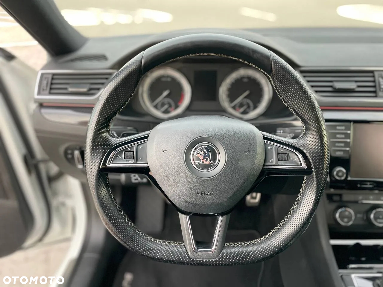 Skoda Superb Combi 2.0 TDI DSG Sportline - 20