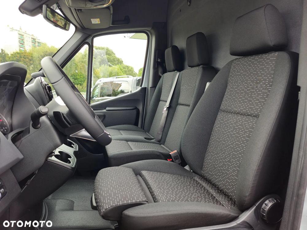 Mercedes-Benz Sprinter - 9