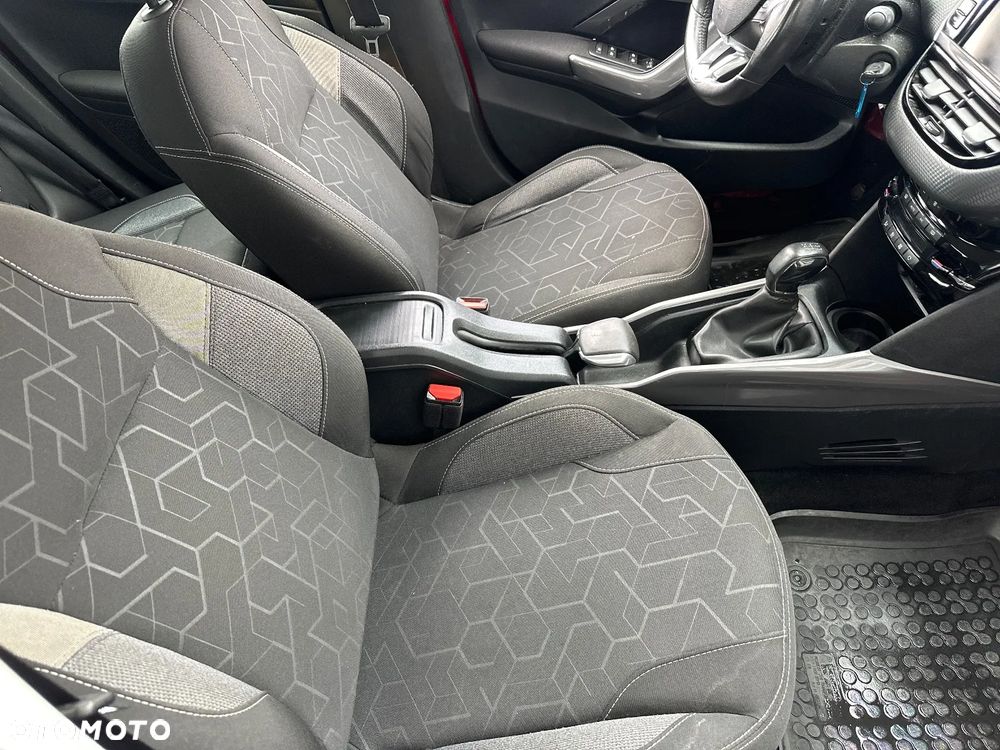 Peugeot 2008 1.2 Pure Tech Active - 25