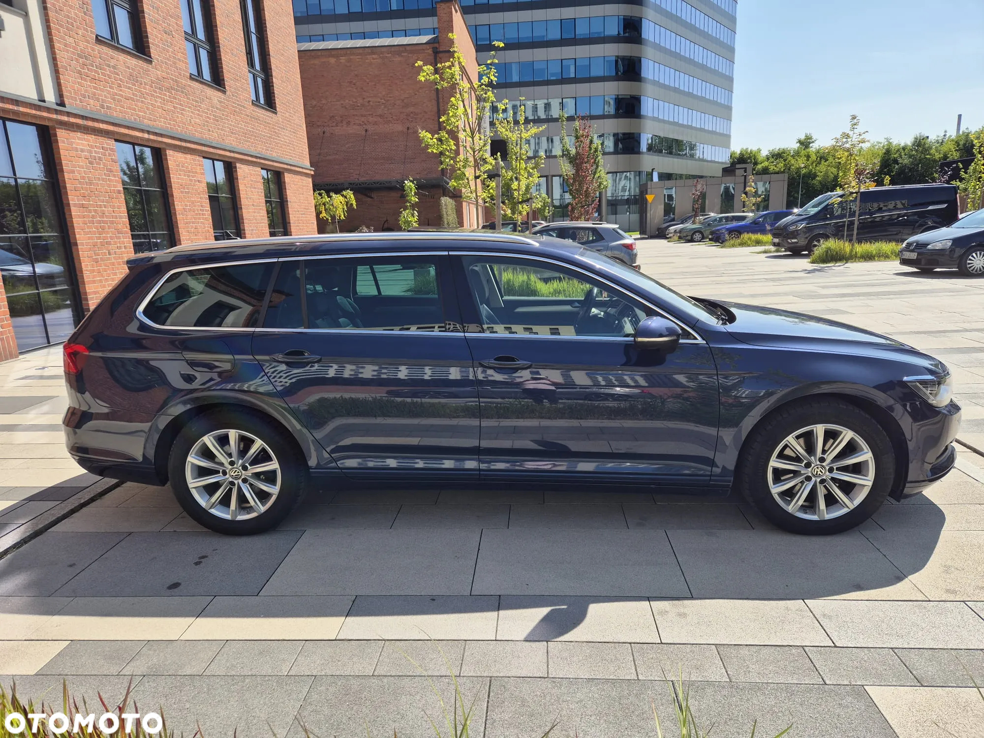 Volkswagen Passat Variant 1.6 TDI (BlueMotion Technology) DSG Comfortline - 3