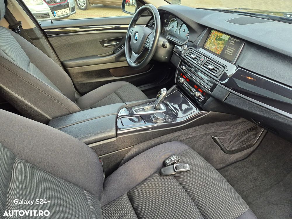 BMW Seria 5 520d xDrive Aut. Luxury Line - 7