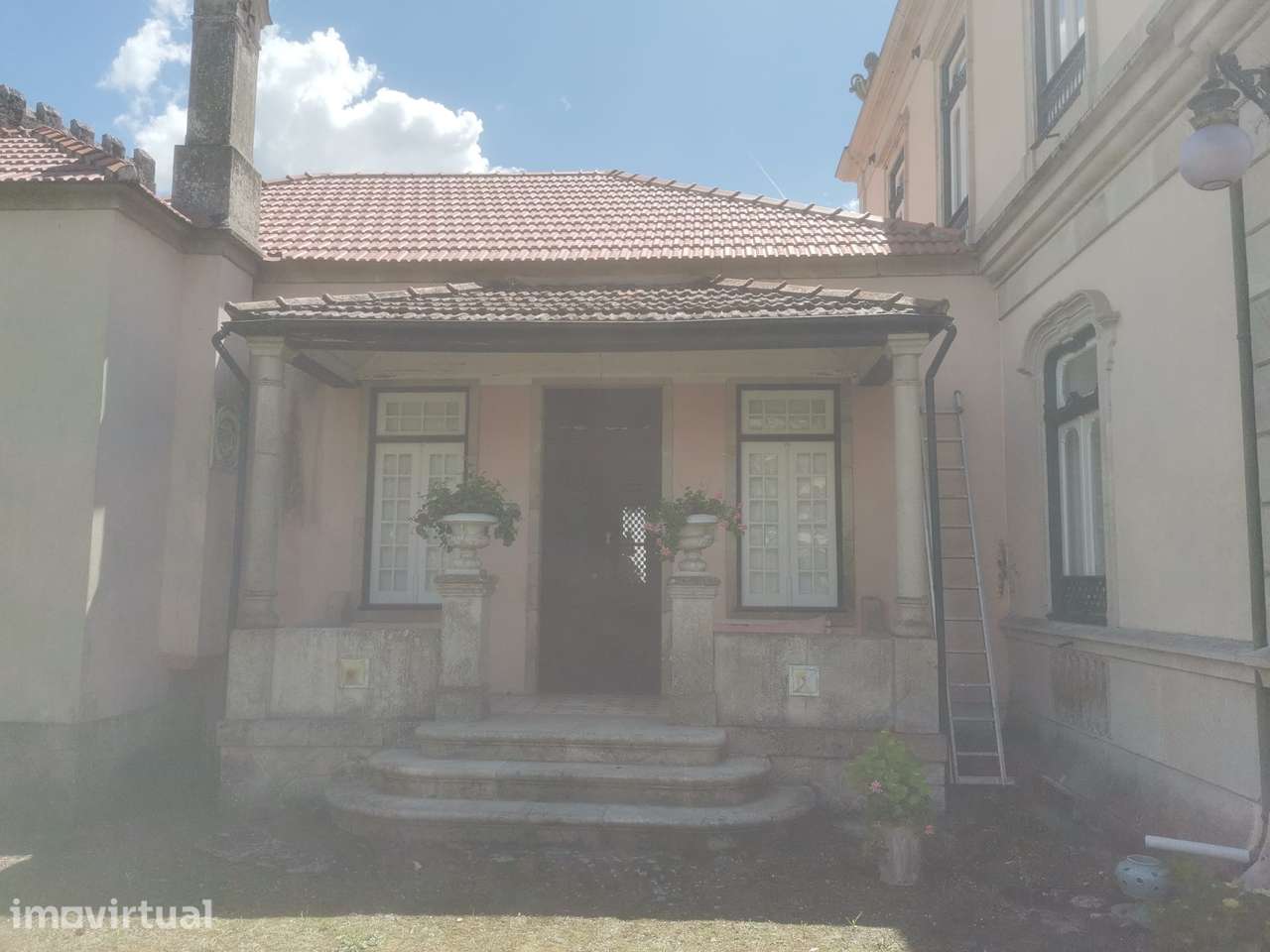 Moradia apalaçada no centro da cidade de Lamego-Vila Ferraz - Grande imagem: 3/60
