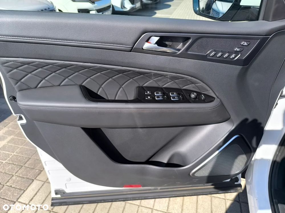 SsangYong/KGM Rexton - 18