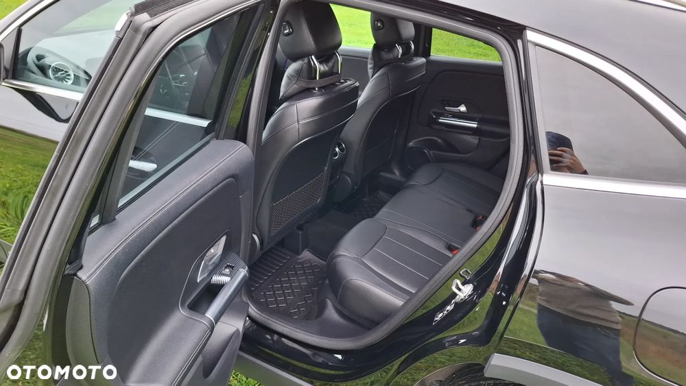 Mercedes-Benz GLA 250 4-Matic - 8