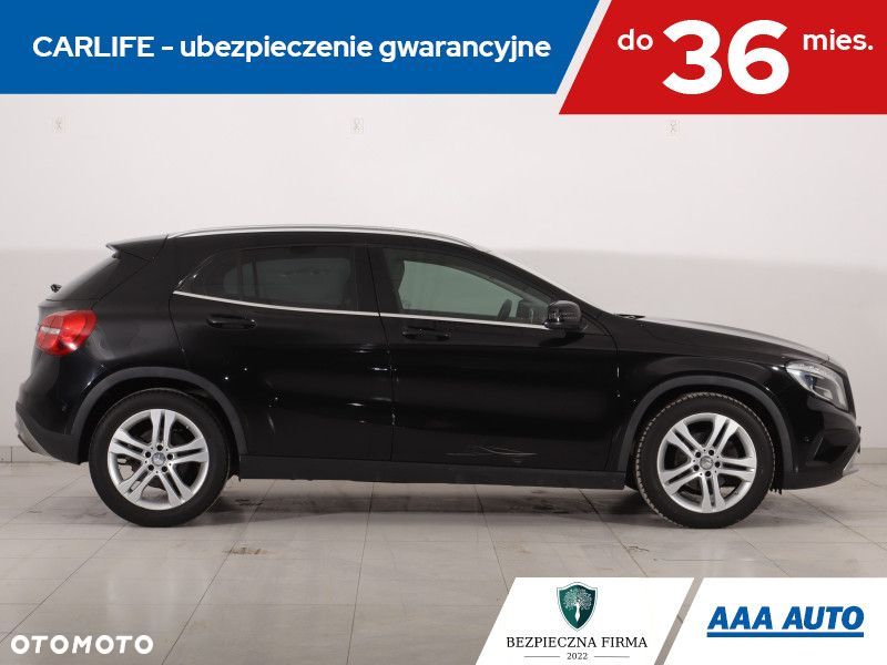 Mercedes-Benz GLA - 8