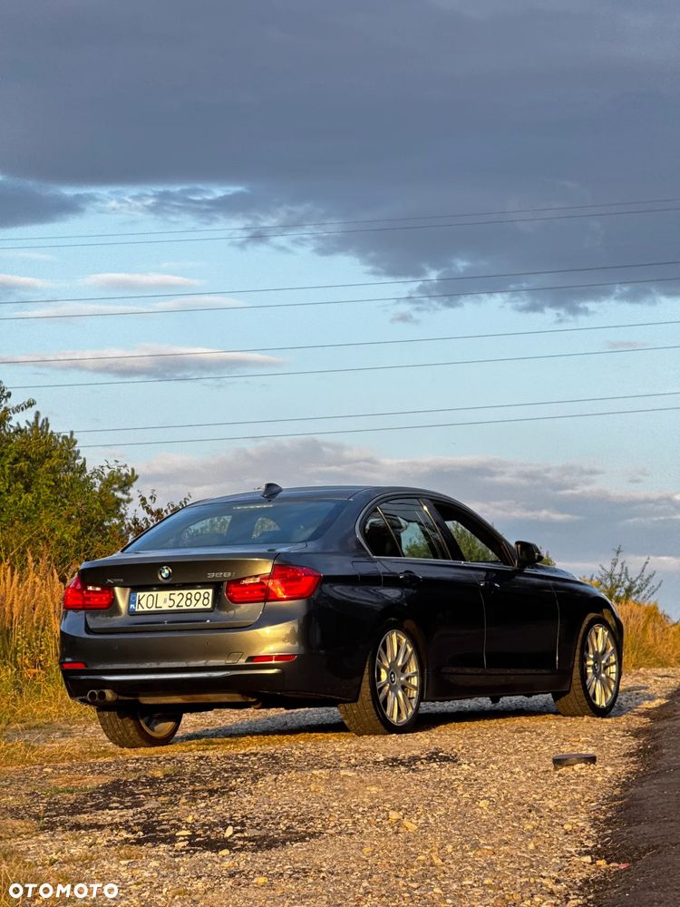 BMW Seria 3 328i Luxury Line - 8