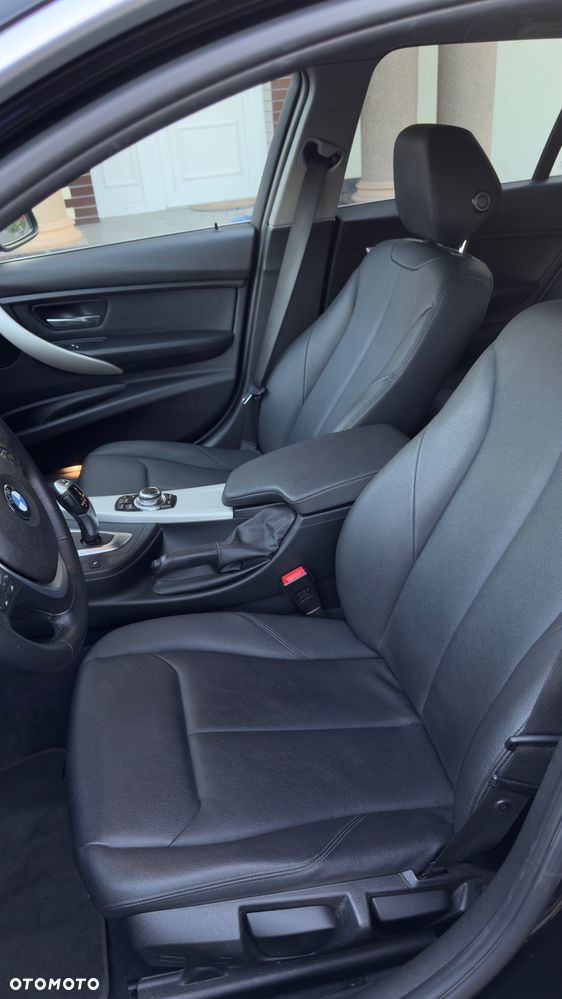BMW Seria 3 320d Sport Line - 8