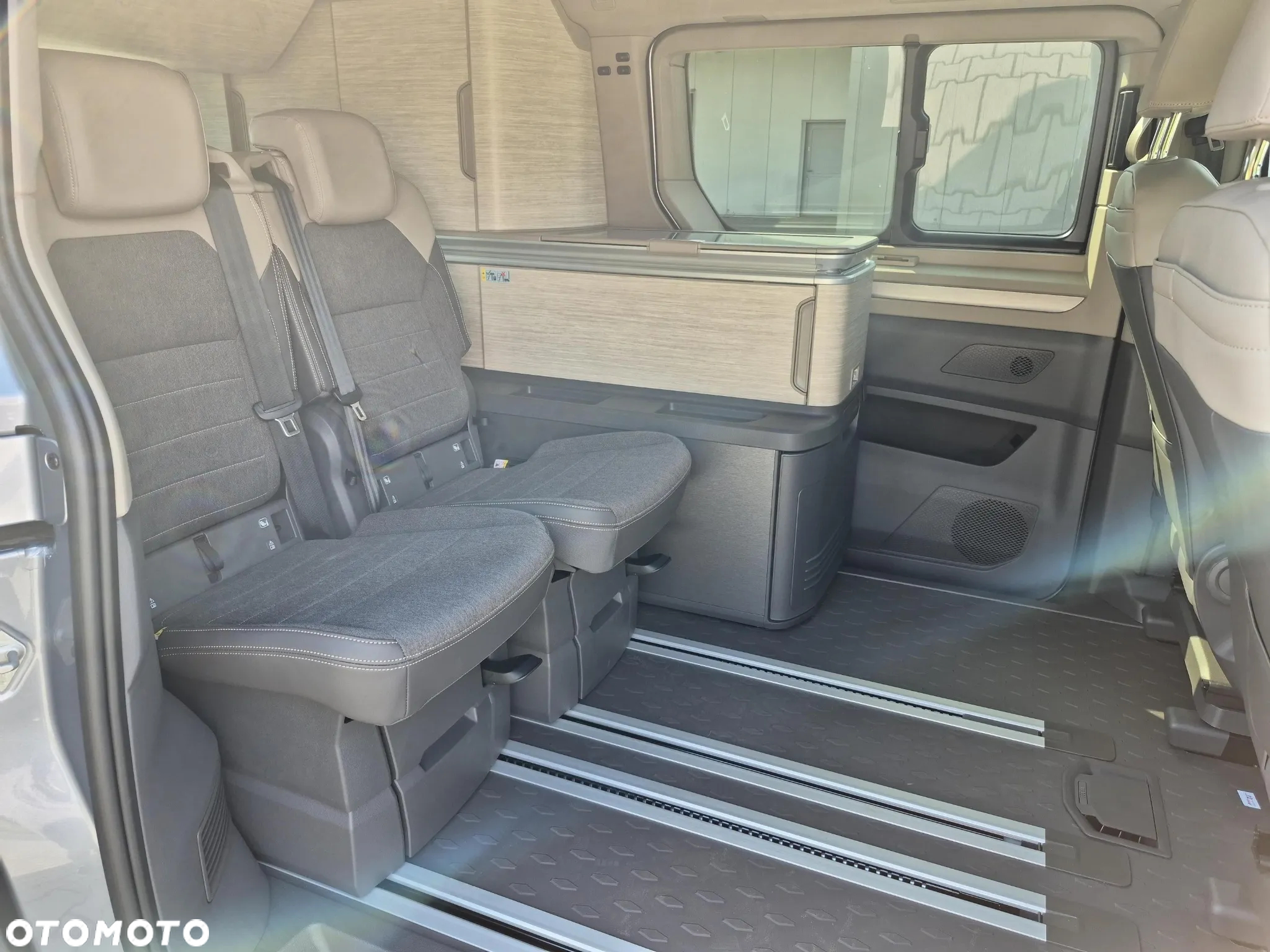 Volkswagen California - 11
