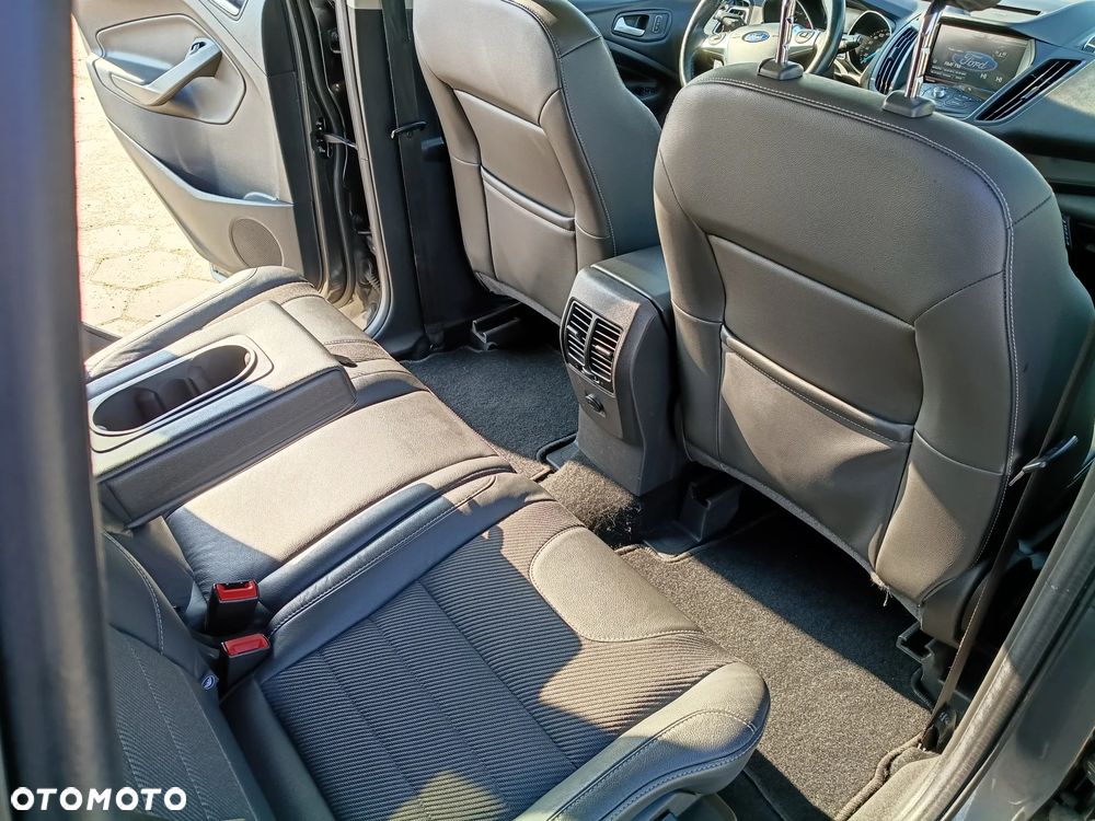 Ford Kuga 2.0 TDCi 4x4 Titanium - 12