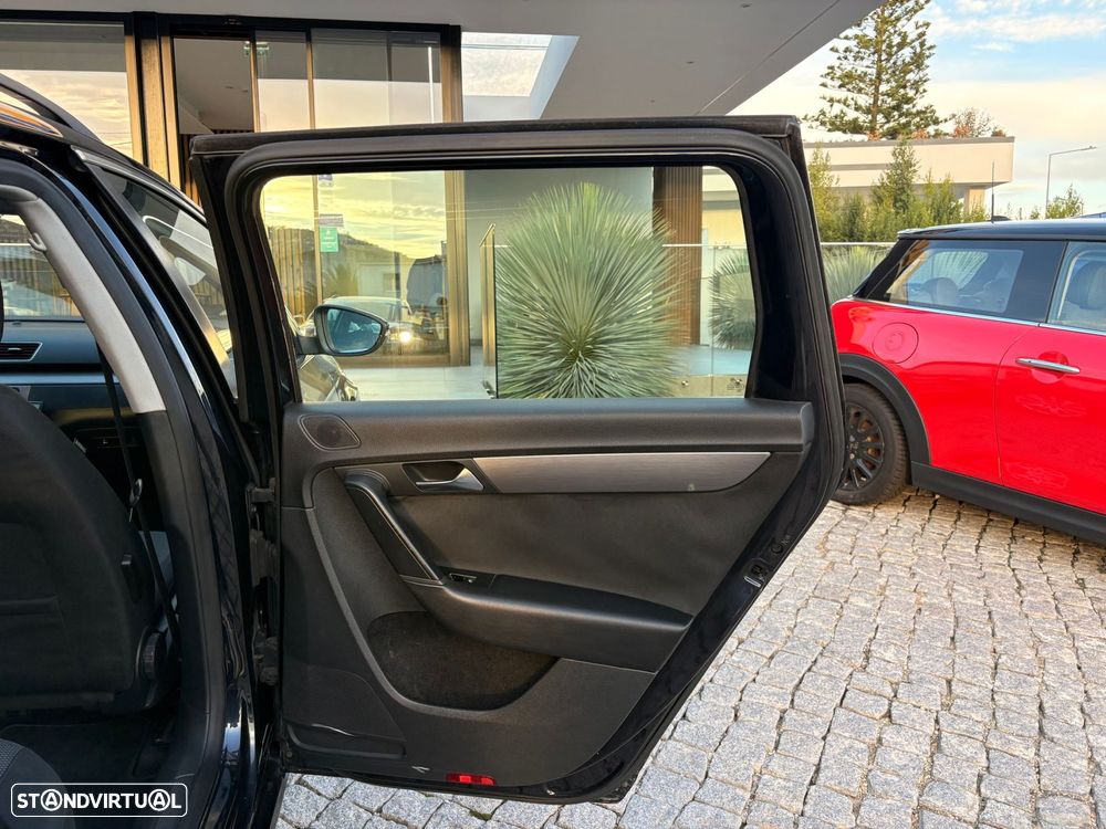 VW Passat Variant 1.6 TDI Confortline BlueMotion - 38