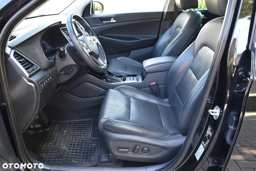 Hyundai Tucson 2.0 CRDI 4WD Automatik Premium - 28