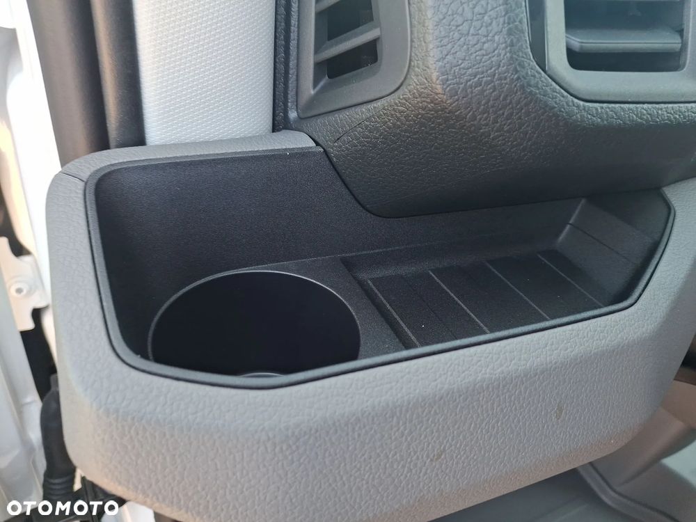 Volkswagen Crafter - 28
