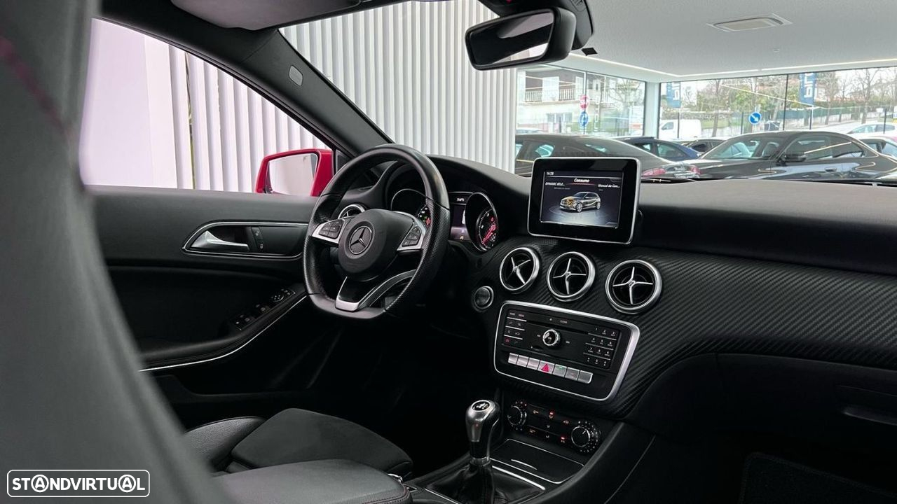 Mercedes-Benz A 200 d AMG Line - 53