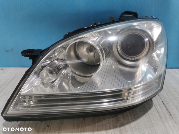 Mercedes ML W164 05/08 lampa reflektor przód lewa Bi-Xenon