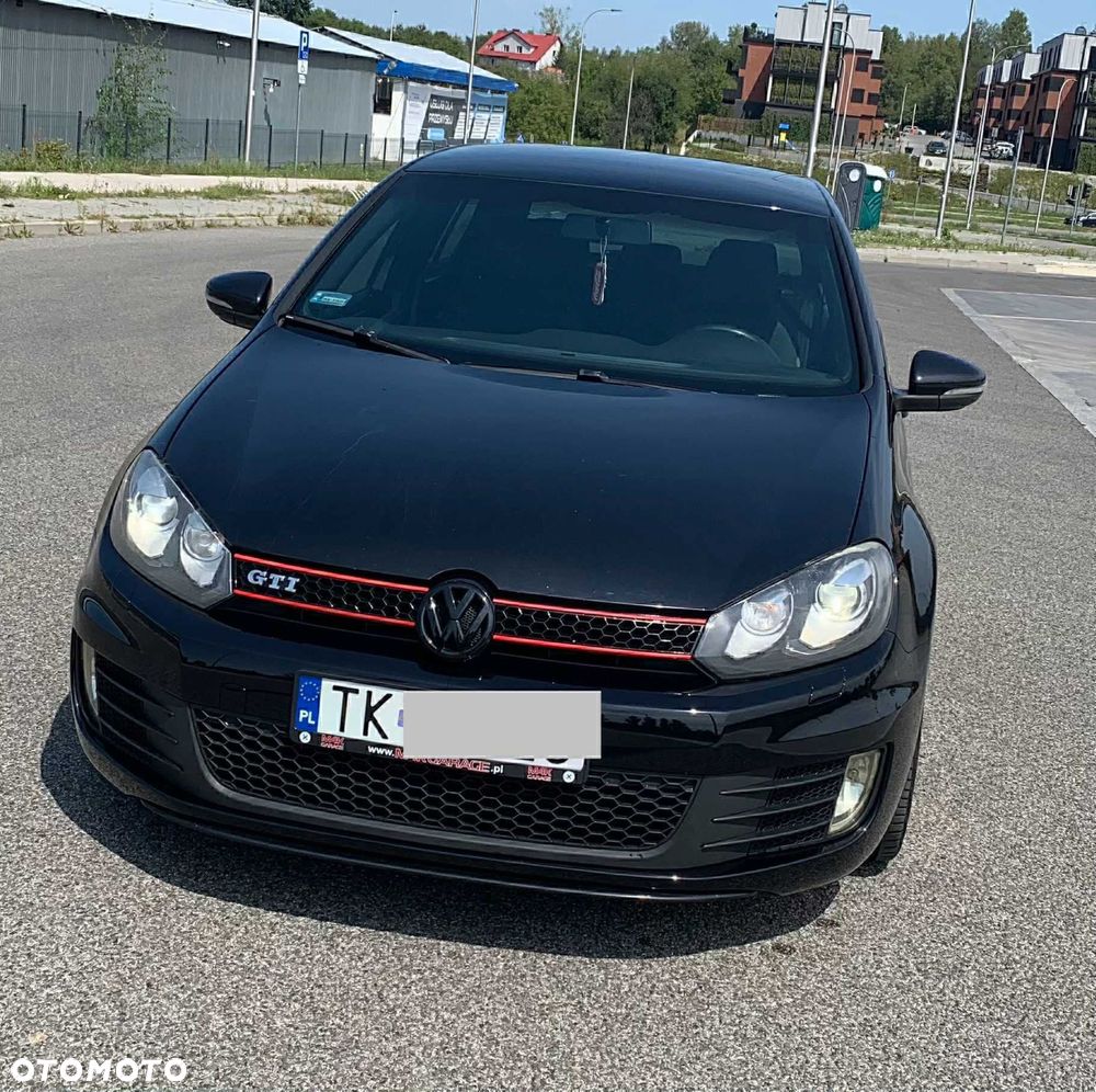 Volkswagen Golf - 1