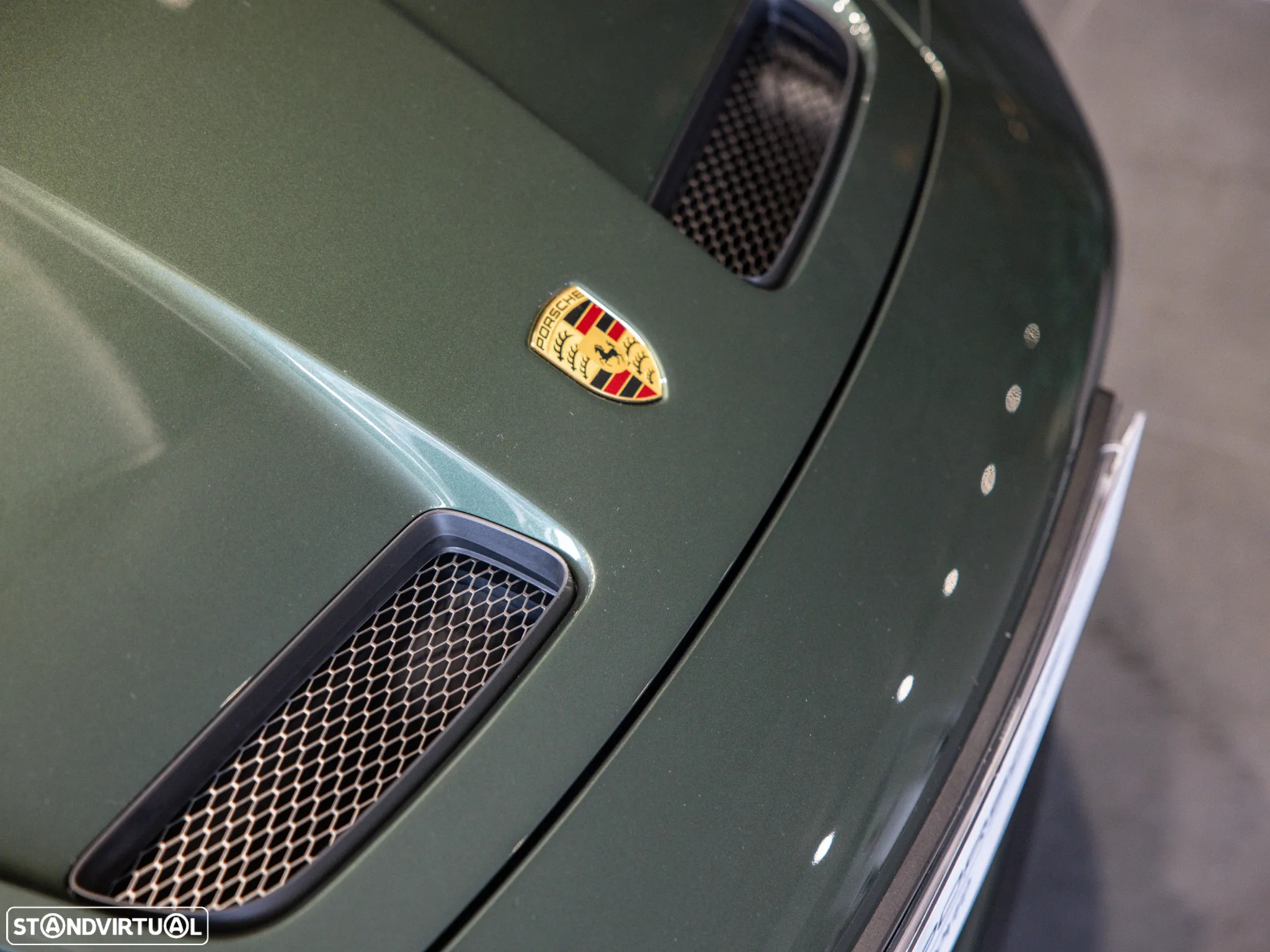 Porsche 911 (992) GT3 Touring Package - 12