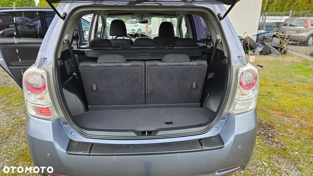 Toyota Verso 2.0 D-4D - 11