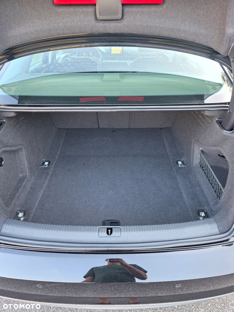 Audi A4 Limousine - 25
