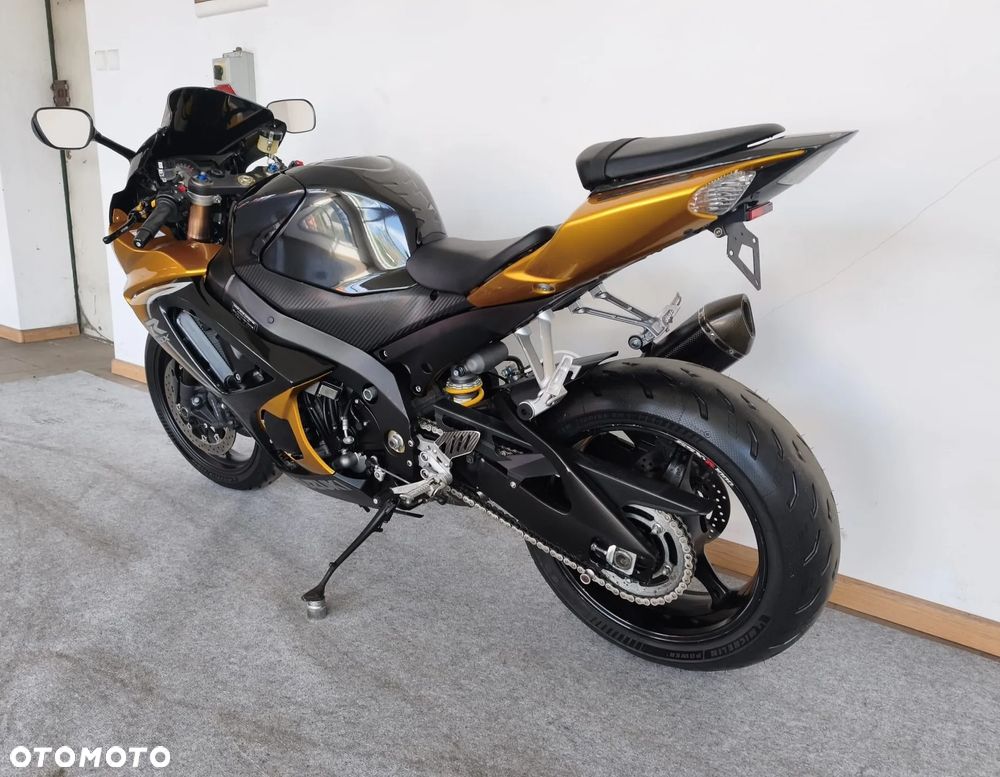 Suzuki GSX-R - 17