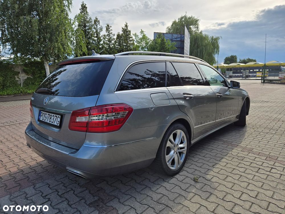 Mercedes-Benz Klasa E 200 BlueEFFICIENCY 7G-TRONIC Avantgarde - 4
