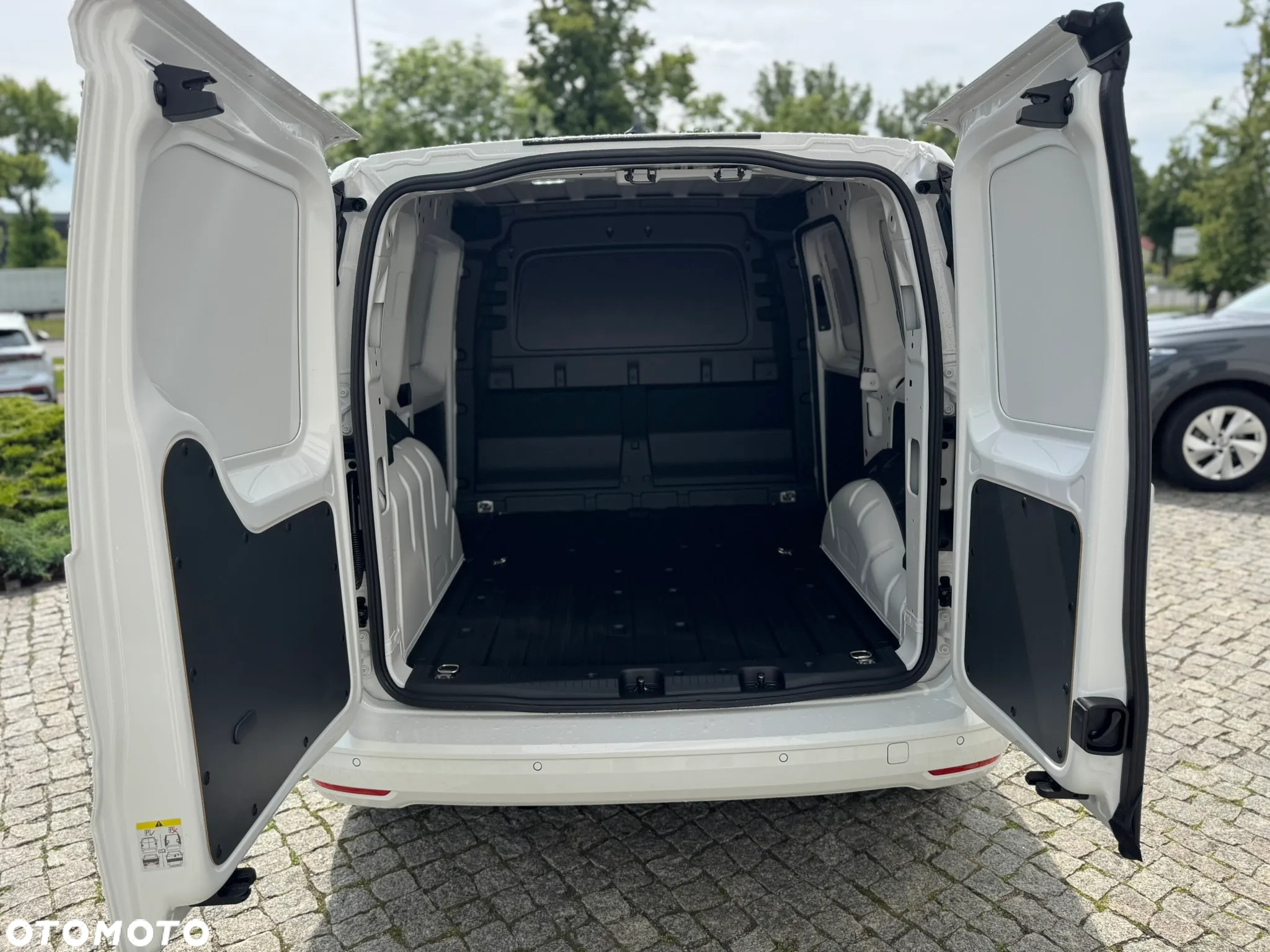 Volkswagen Caddy Cargo - 8