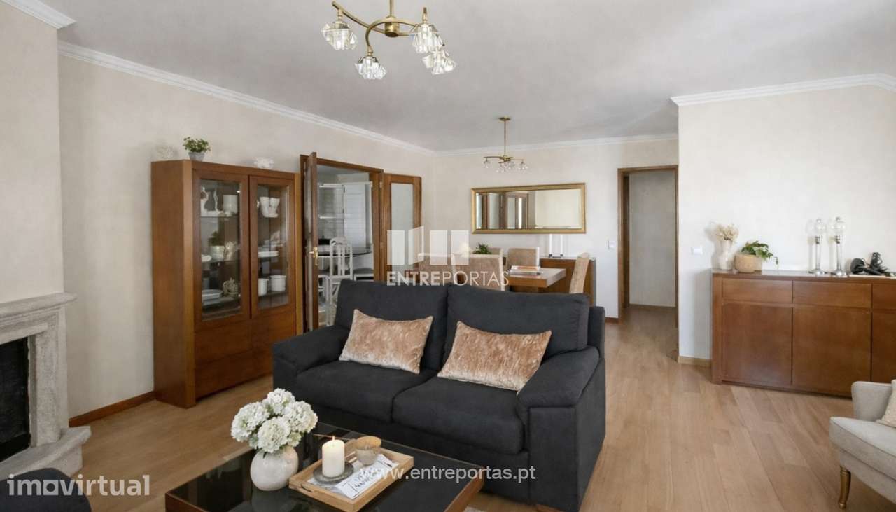 Venda de Moradia V4 com terraço, próxima da praia em Vila do Conde - Grande imagem: 2/18