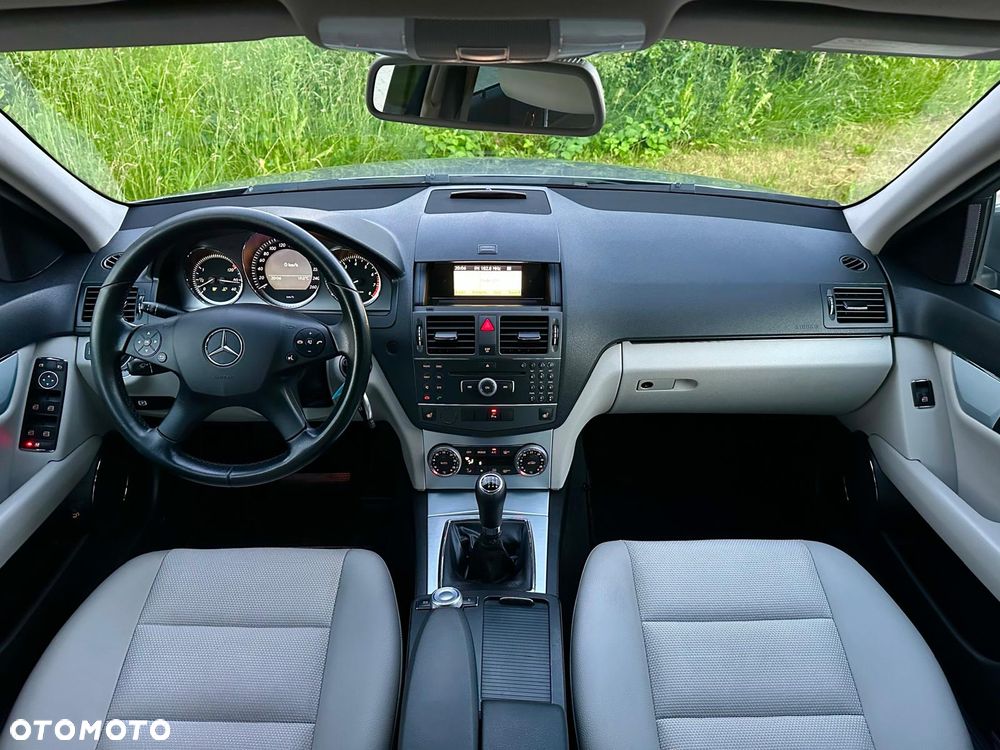 Mercedes-Benz Klasa C 180 Kompressor BlueEFFICIENCY Avantgarde - 28