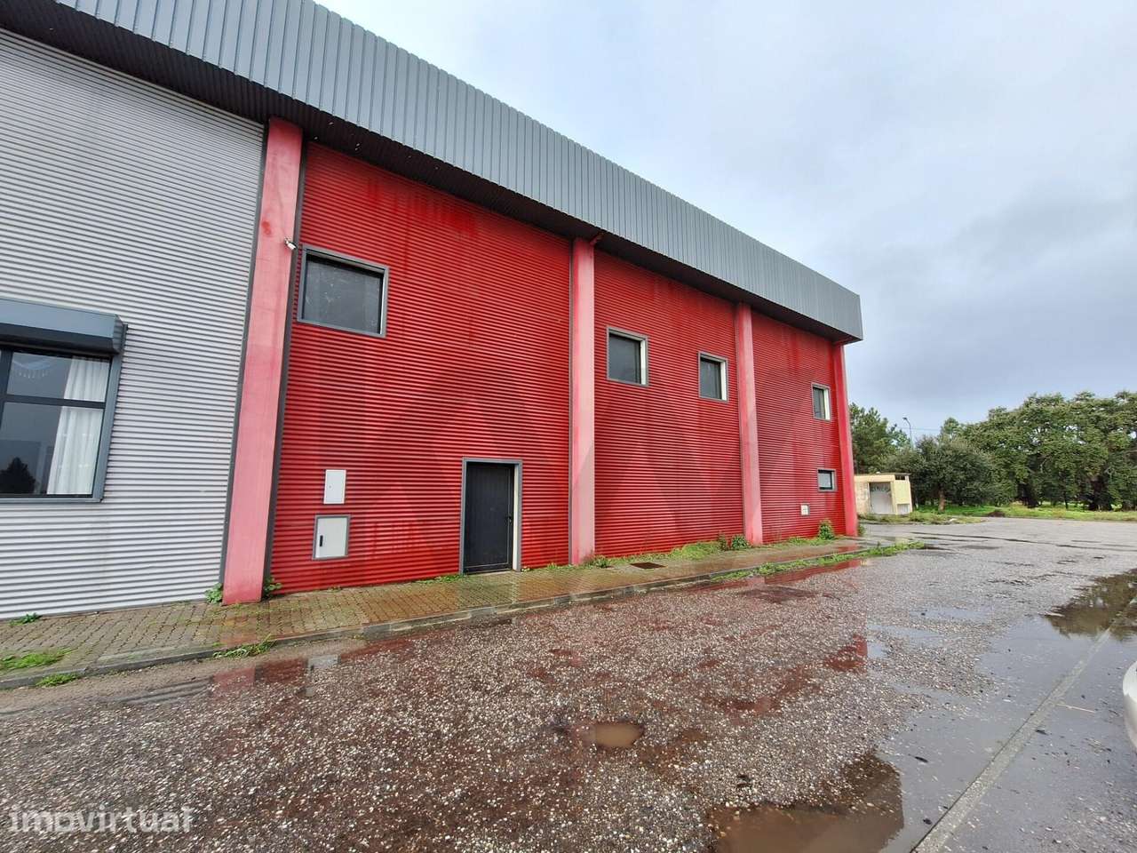 Armazém com 800m2 em Alhos Vedros, Moita - Grande imagem: 2/16