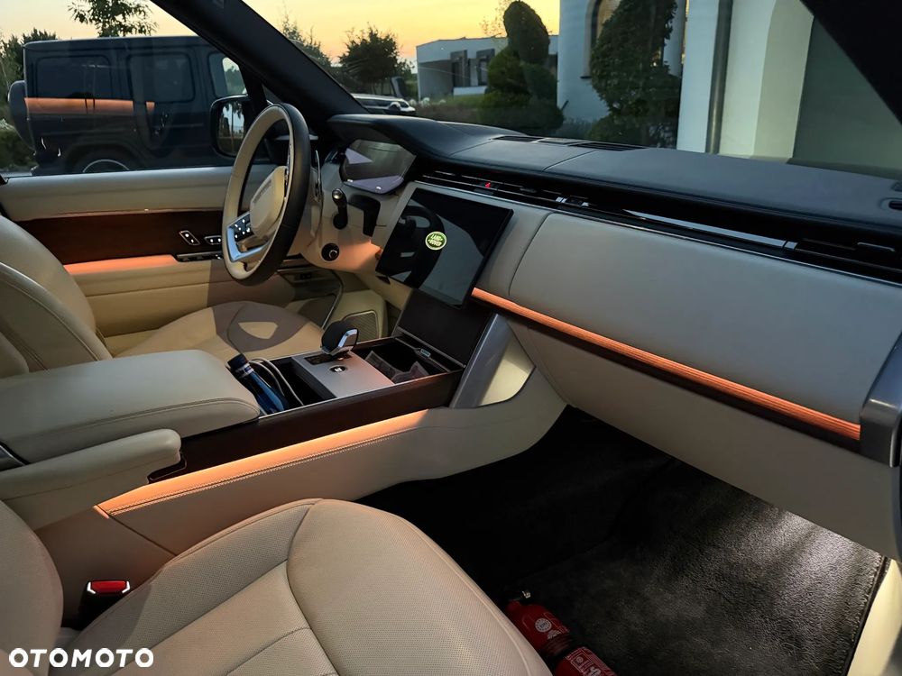Land Rover Range Rover 4.4 V8 P530 mHEV LWB Autobiography - 9