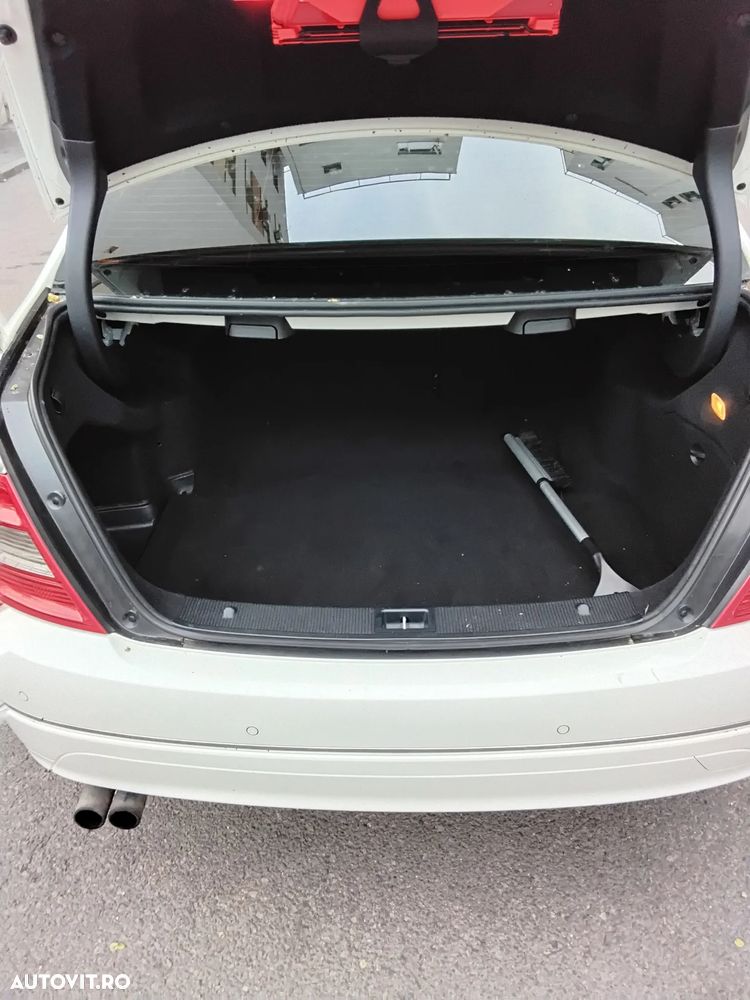 Mercedes-Benz C 180 CGI Automatik BlueEFFICIENCY Avantgarde - 11