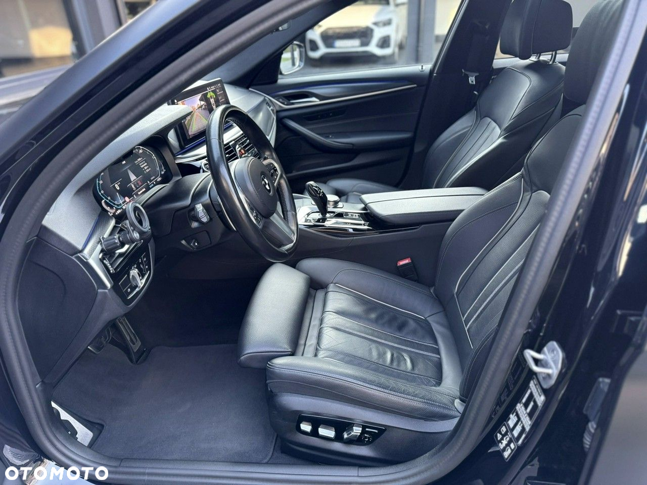 BMW Seria 5 530d xDrive M Sport Edition - 12
