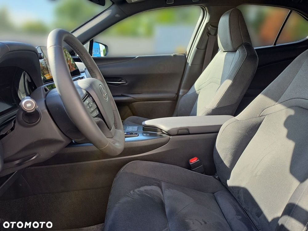 Lexus UX 300h Business - 23