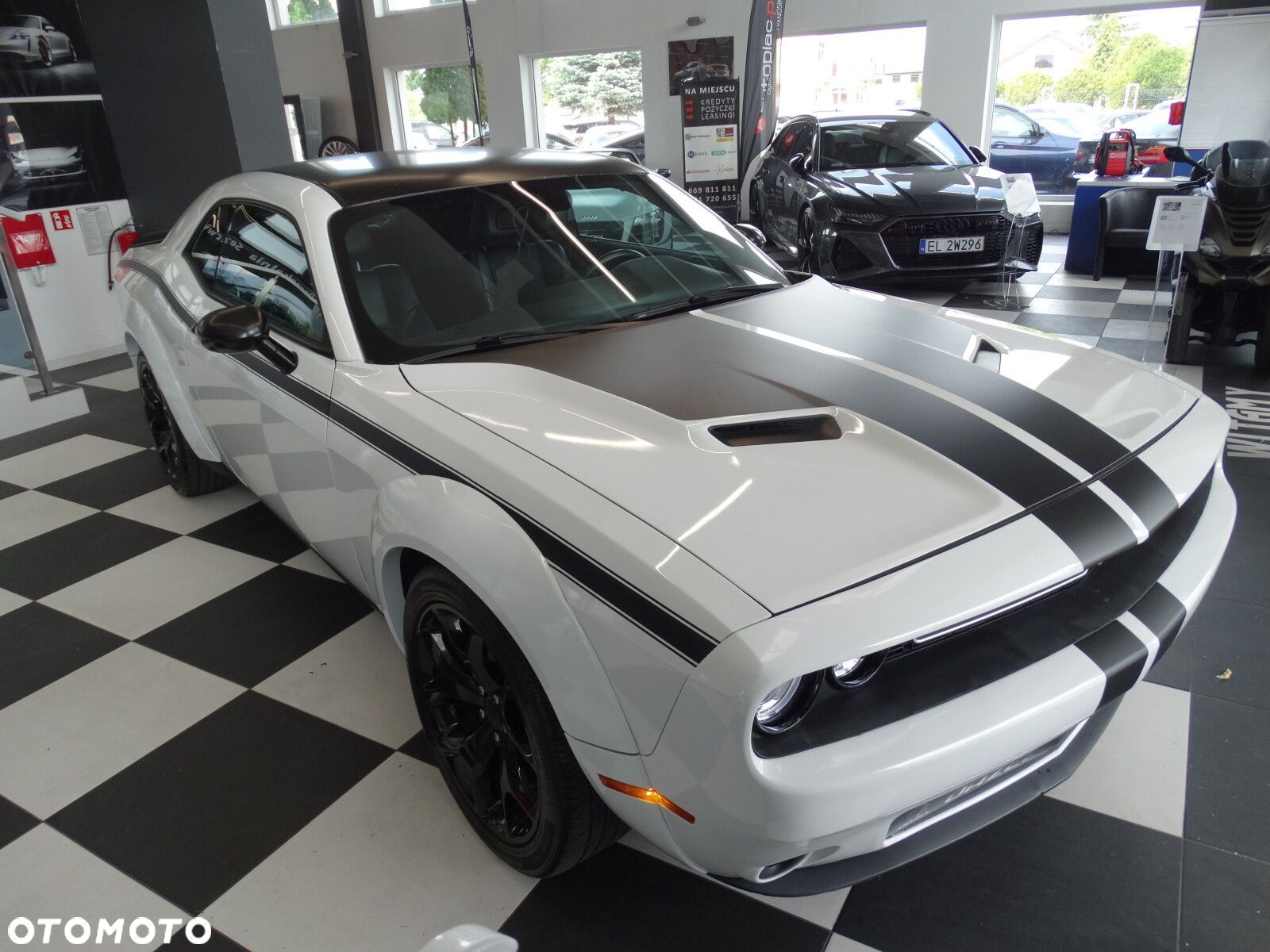 Dodge Challenger - 3