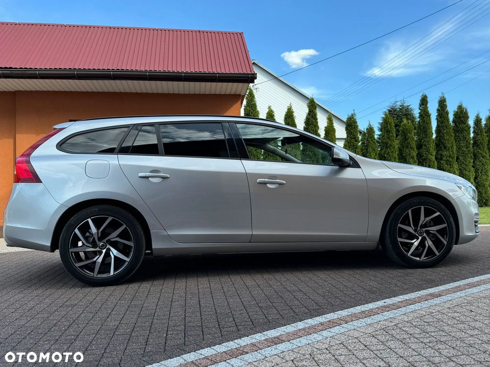 Volvo V60 D4 Momentum - 14