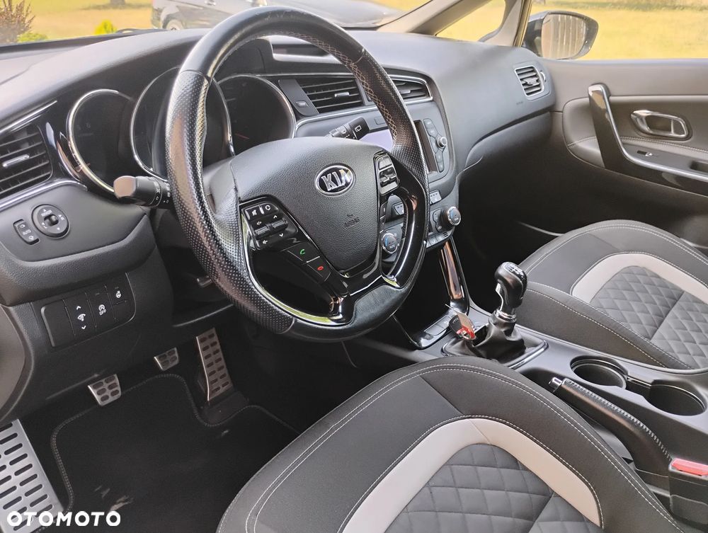 Kia Ceed 1.6 CRDi GT Line - 11