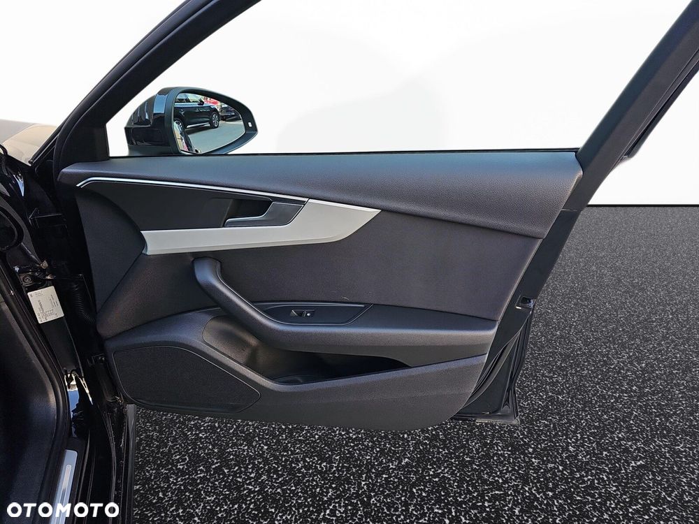 Audi A4 Limousine - 22