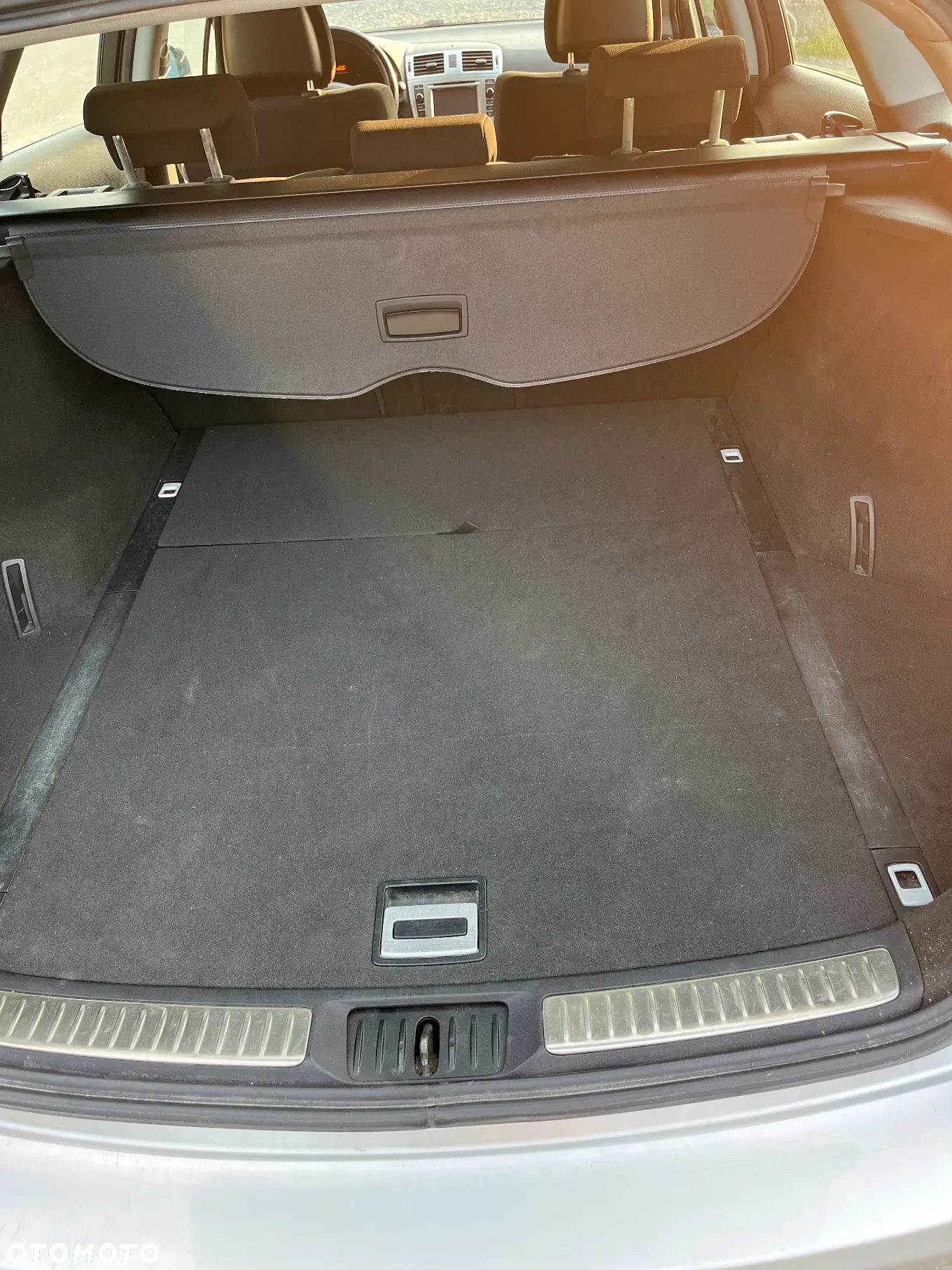 Toyota Avensis 2.0 D-4D Premium - 14