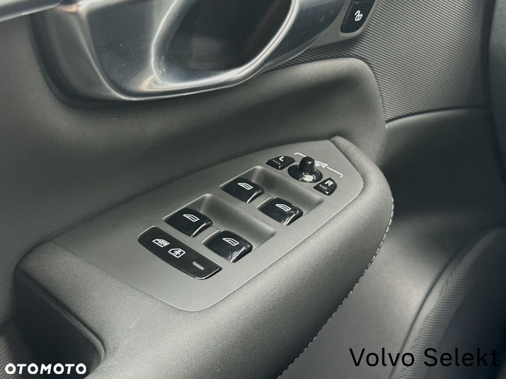 Volvo XC 90 - 31
